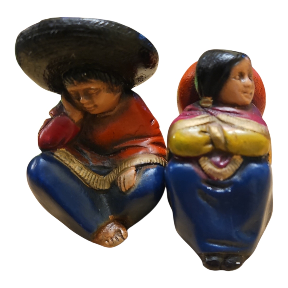 Vintage Mexican Folk Art Figurines Sombrero Man Woman Chalkware 3 Inch Pair ms91